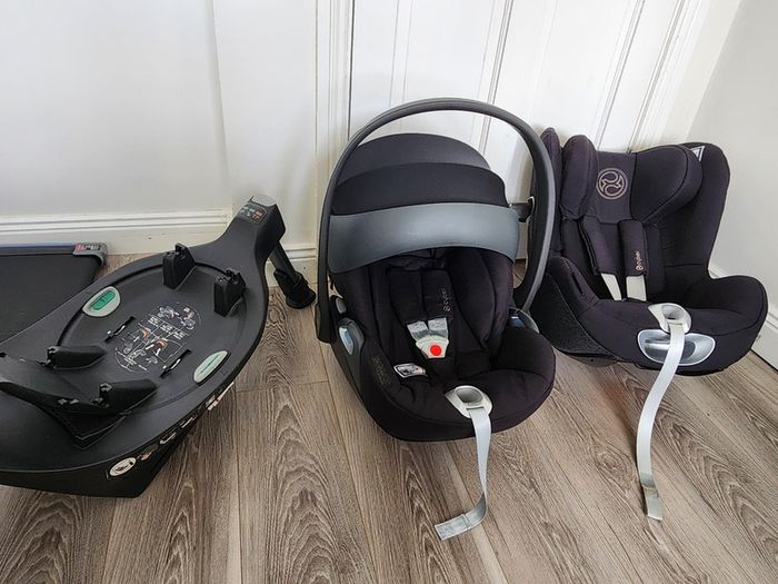 Cybex Z-Line Rotating car seat bundle (Birth to 4 years)