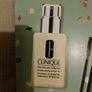 Clinique Gift Set Image 4