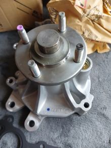 Genuine Toyota Hilux Water Pump Set Toyota 16100-39486, Aisin