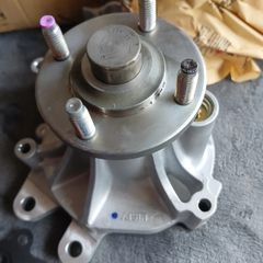 Genuine Toyota Hilux Water Pump Set Toyota 16100-39486, Aisin