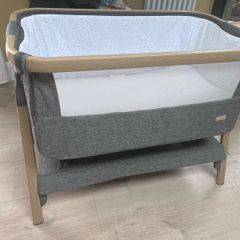 Tutti bambini CoZee co sleeper + sheets