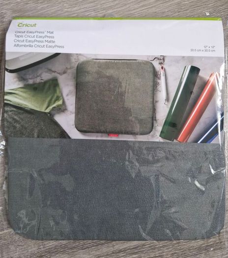 Cricut Explore 3 package deal (machine, heat press, all tools, HTV and more)
