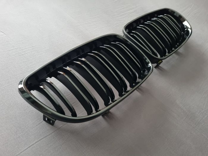 BMW 1 Series E81 E82 E87 E88 Gloss Black Kidney Grilles Brand New