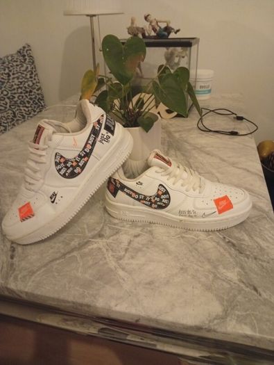 Nike Air Force 1 82s Trainers