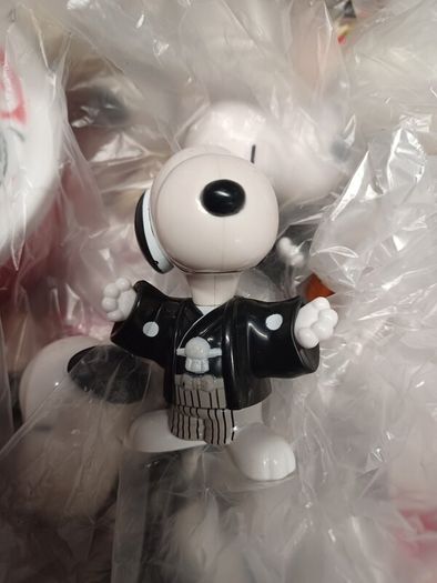 Snoppy toy figures