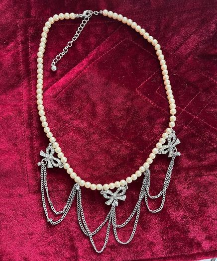 pearl necklace
