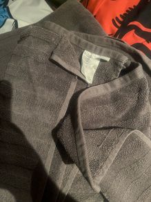 H&M 70x140 grey bath towels