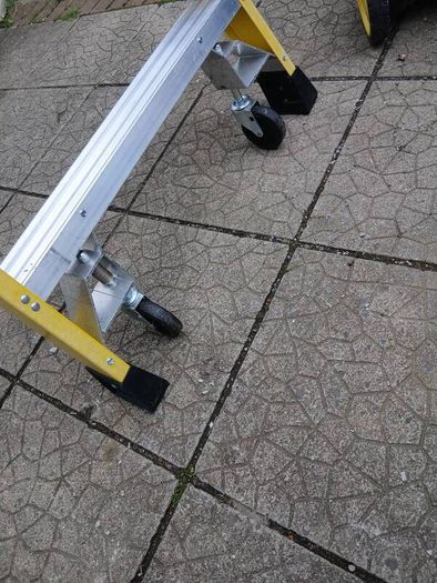 werner fiberglass stepladder