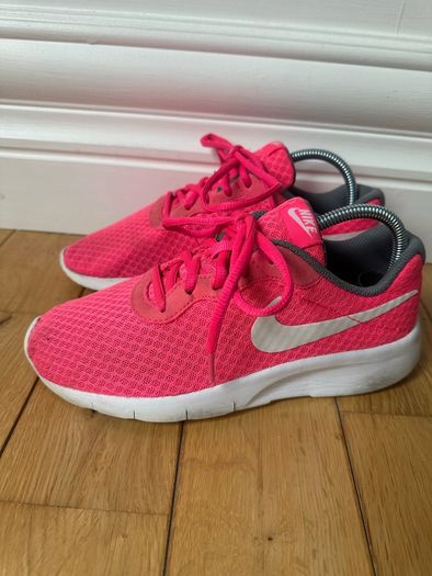 Pink Nike Tanjun