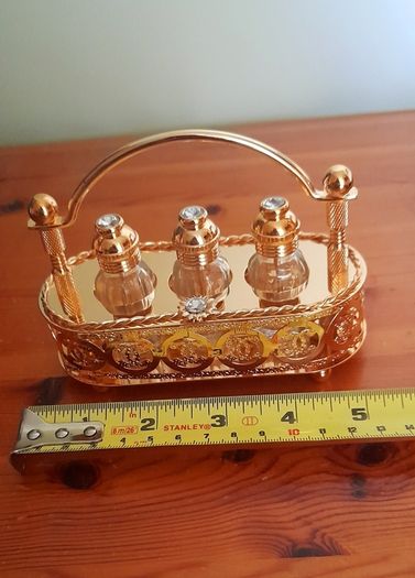 Dresser decor