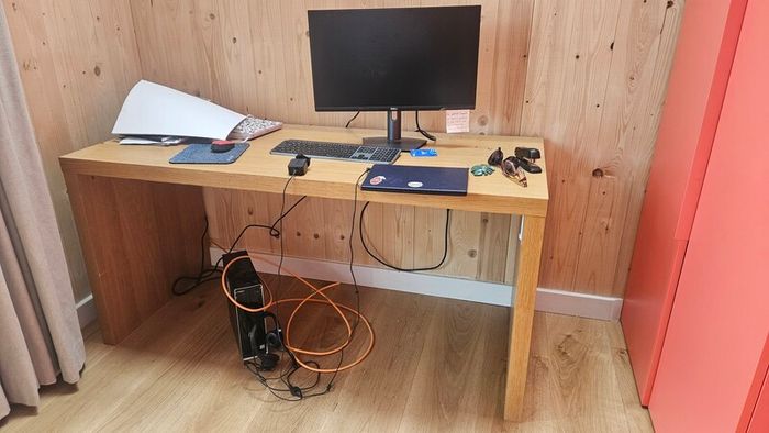 Large desk