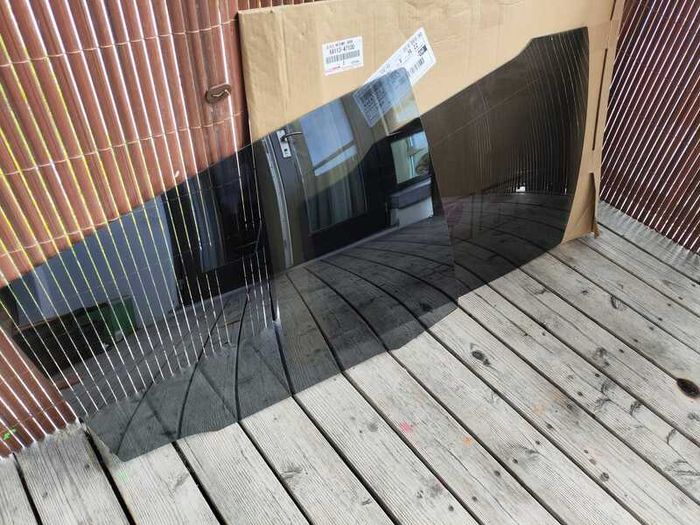 Toyota Prius rear door glass factory tinted (pair)