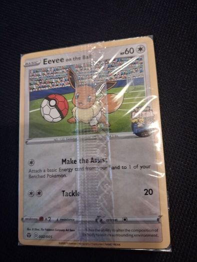Pokemon Card : Eevee on the ball 002