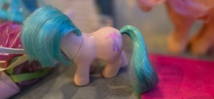 Pretty Parlour 1982 Complete (no box) with Peachy and Twinkles the Cat MLP G1 My Little Pony Accessories Playset