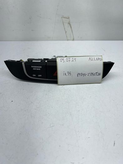 Hyundai IX35 2015 Hazard Light Switch Panel 84740-2S350TJN A2l6b5s