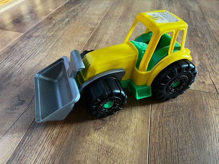 Kids tractor