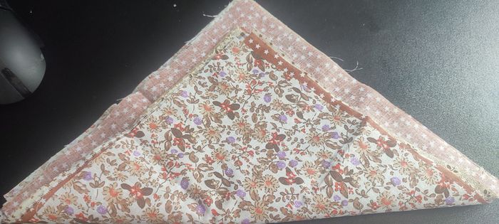 7x Mixed patterns 25cm x 25cm fabric pieces