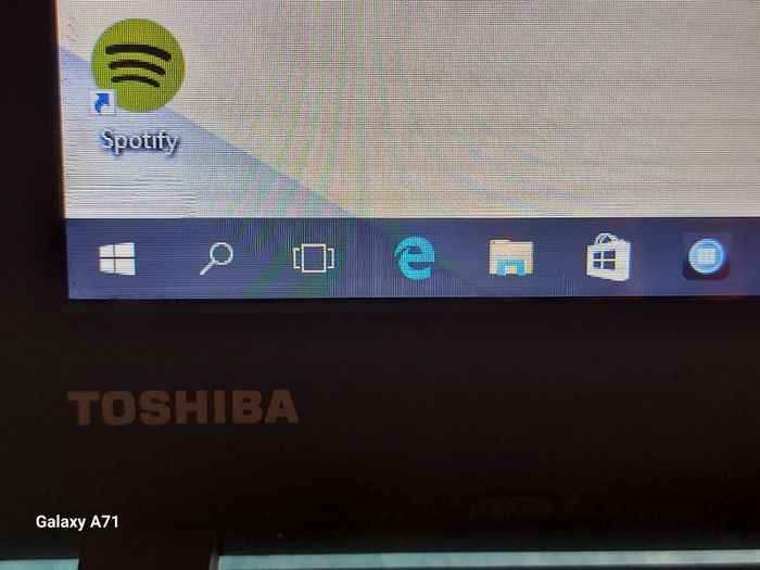 Toshiba Satellite C40-c-10Q, Intel Celeron CPU N3050, 1.6GHz, 2GB Ram, 32GB HDD, Windows 10, Microsoft Edge, Chrome and VLC