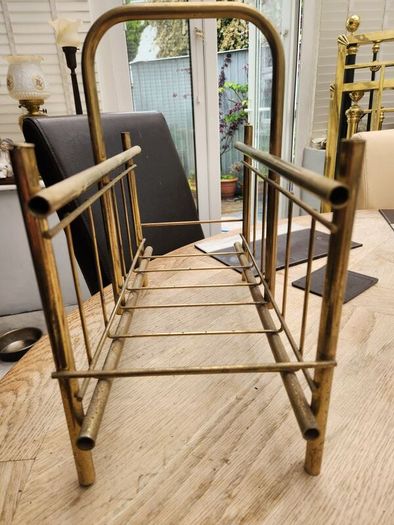 antique magasine stand