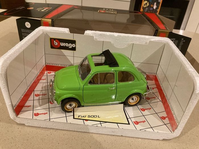 Fiat 500 L 1/16 Burago