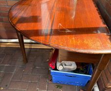 circle table