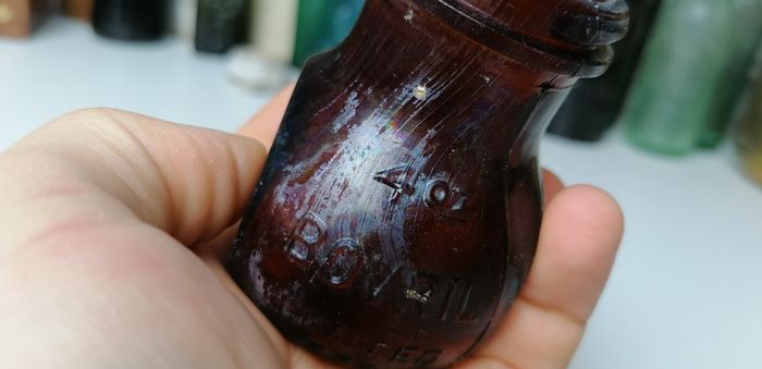 66 - Beautiful Vintage 4oz Bovril Dark Brown Glass Embossed Letters Jar
