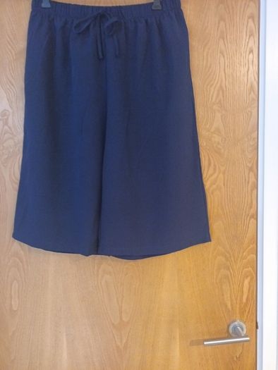 Navy Culottes.  S.16 New-No Tag.