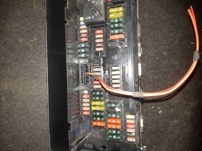 BMW 5 Series F10 F11 Distribution Fuse Box 9234421
