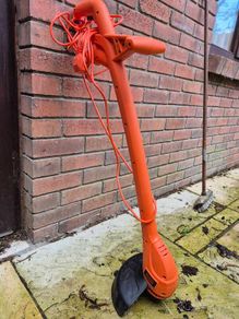 grass trimmer