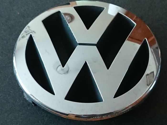 Volkswagen Passat Golf Bora VW Emblem - Geniuine orginal