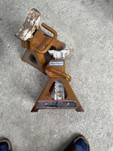 axle stand