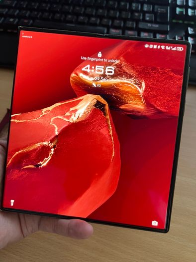 TRI-FOLD - Huawei Mate XT Ultimate Design