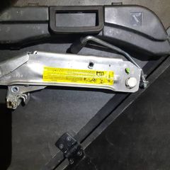 Audi A4 A3 A6 Golf Passat Vw Tyre Lift Emergency Jack