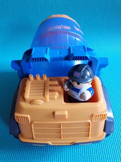Mega Block Cement Truck