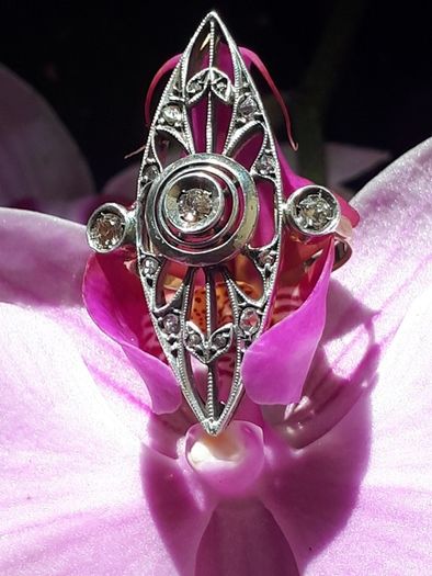 Antique Art Deco Diamond Ring