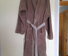 Unisex dressing gown size xl (18)