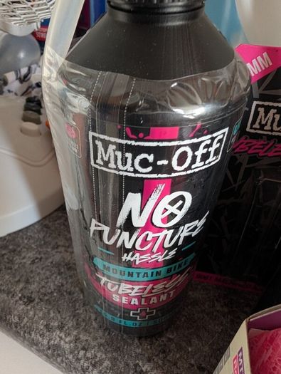 Muc off cycling tubeless accessories