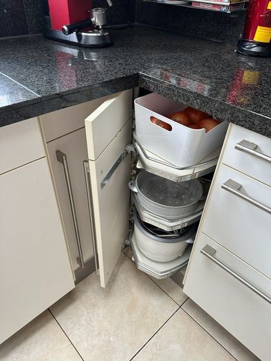 SieMatic Kitchen with Granite Worktops and Appliances