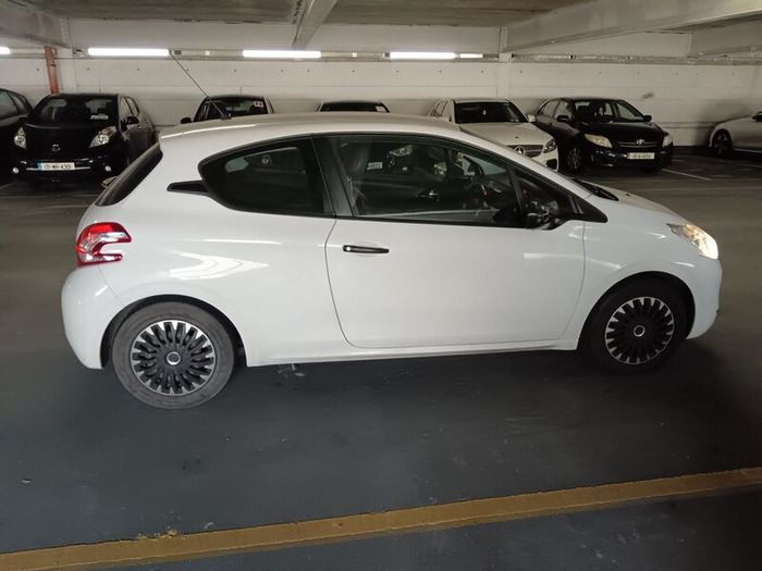 Peugeot 208 2014