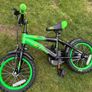 kids bike like new size 14 Image 6