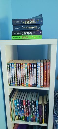 Book Collections: Dogman/ Diary of a Wimpy Kid/ David Walliams Books