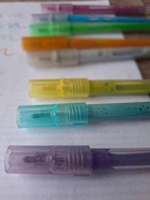 Sparkling glitter markers