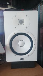 Yamaha HS8 Pair with stands