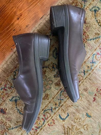 women's Ecco size 7