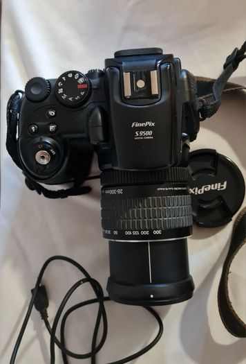 FinePix S9500 Digital camera with camera bag
