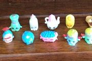 Bundle of  24 Shopkins can post
