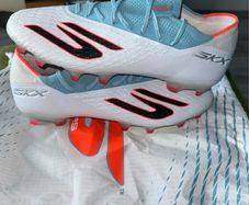 Sketchers football boots