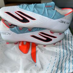 Sketchers football boots