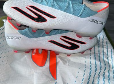 Sketchers football boots