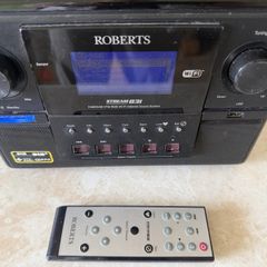 Robert's 83i Stream Radio with Remote Control